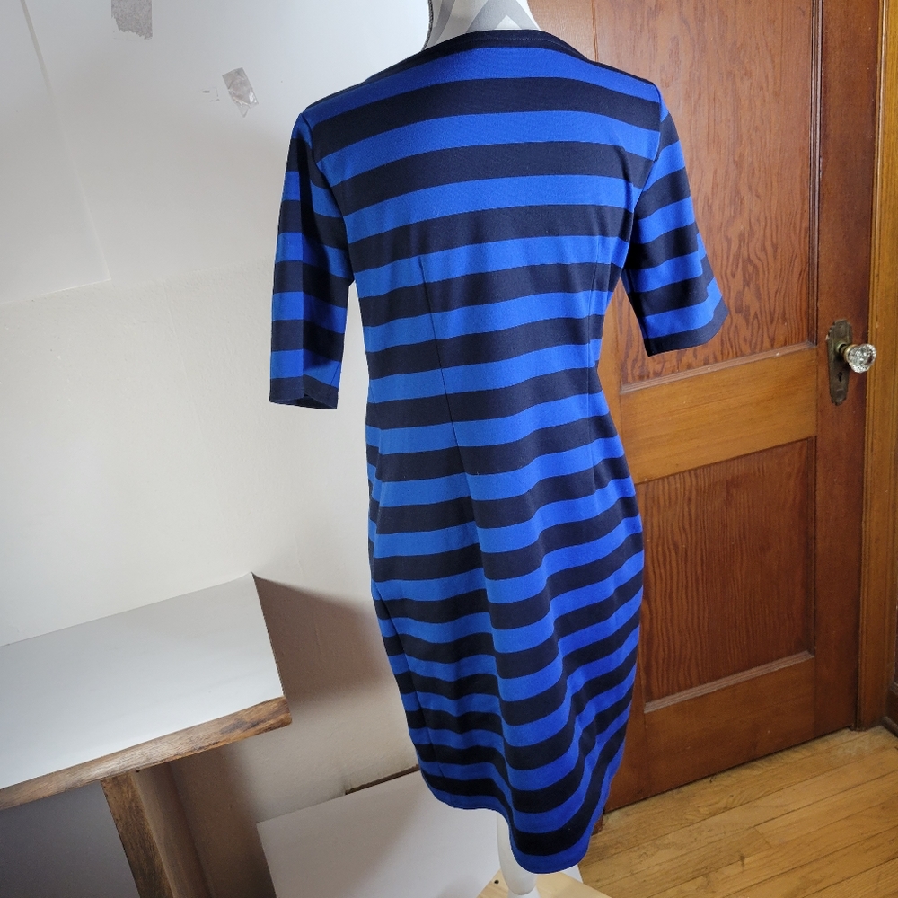 Womans Ann Taylor  Blue/Black Striped Knit Dress Short Sleeve Size Medium - Picture 3 of 7